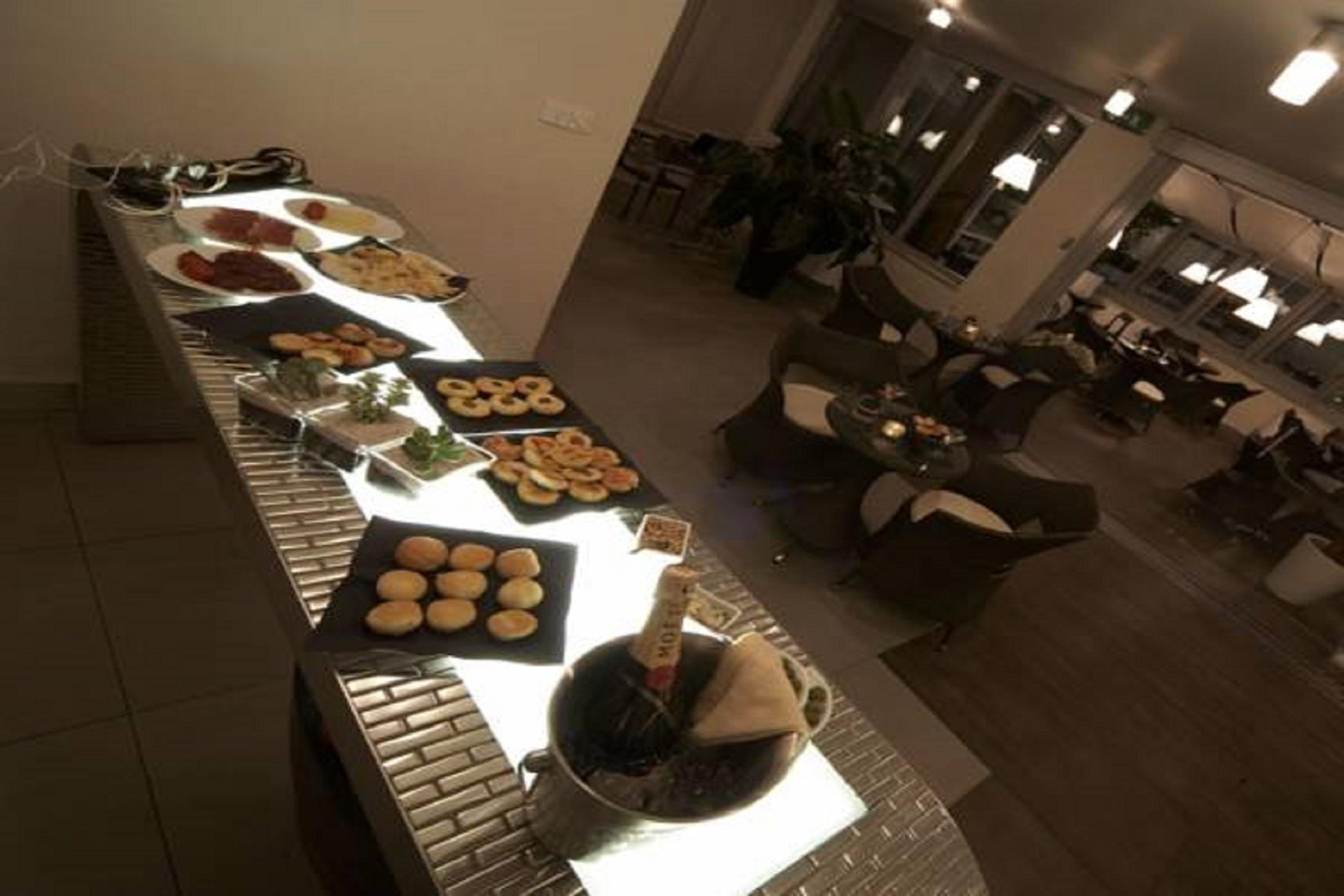 โรงแรมมอนตินี ลินาเต แอร์พอร์ต เปสเคียรา บอร์โรเมโอ ภายนอก รูปภาพ
